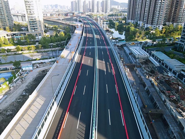 集团承建的彩虹快速路区界博奥路段通车试运行